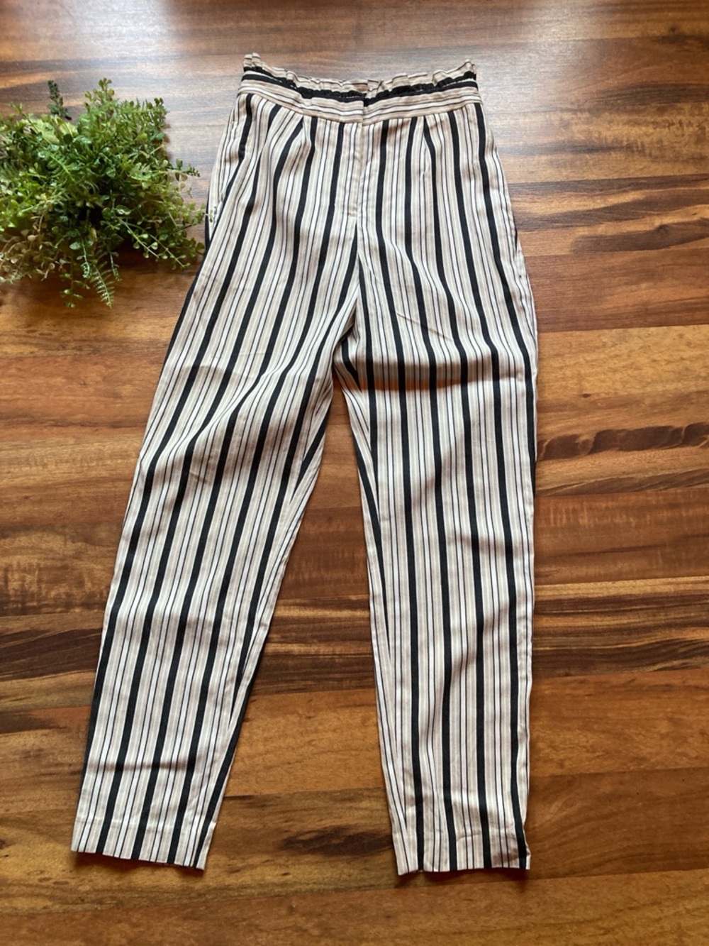 Express Size 00 high rise striped ankle pants